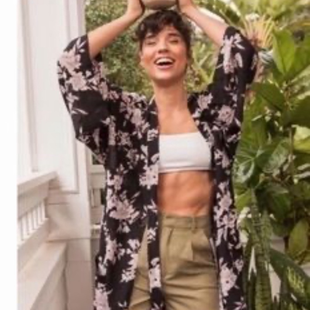 Spiritual Gangster, black and white floral kimono